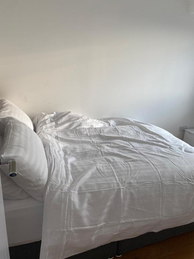 Morden 1 Bedroom City- Apt Central Stylish Living London Borough of London Borough of Croydon Exterior foto