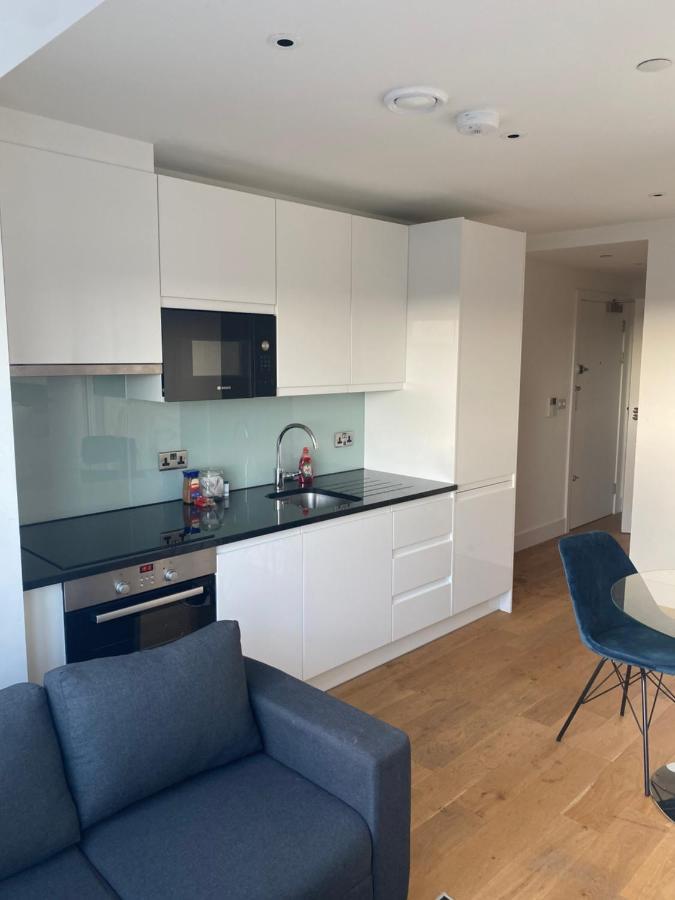 Morden 1 Bedroom City- Apt Central Stylish Living London Borough of London Borough of Croydon Exterior foto